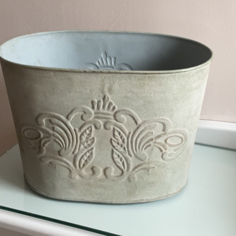 Decorative Painted Embossed Metal Planter